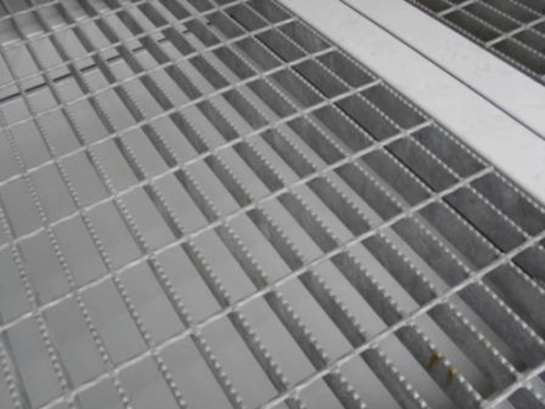 20Ft X 8Ft Open Mesh Floor Bunded Store